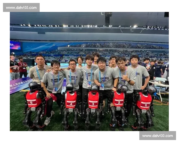 清华火神队摘冠 2025 世界人形机器人运动会测试赛 清华火神队摘冠 2025 世界人形机器人运动会测试赛