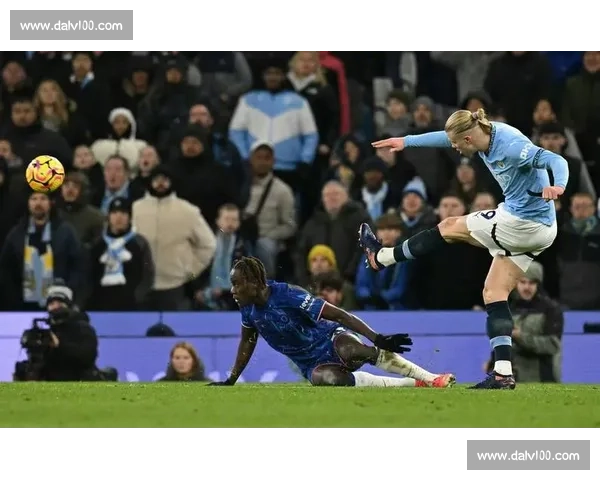 曼城确认刘易斯红牌停赛两场 世俱杯关键战迎大规模轮换 曼城确认刘易斯红牌停赛两场 世俱杯关键战迎大规模轮换